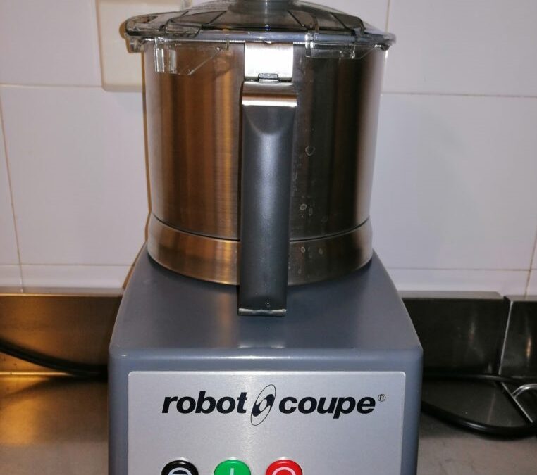 Un gran robot, una gran cuinera, la Iolanda López, per unes grans persones, els usuaris de Robert Pallí